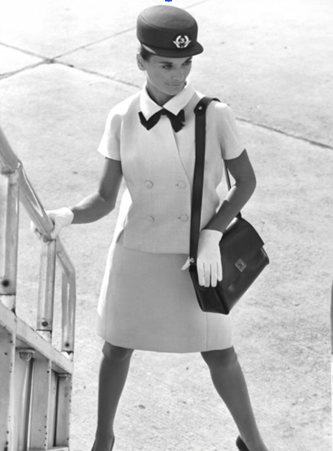 Fotos: Balenciaga (1969) → sofisticación arquitectónica, líneas depuradas y autoridad femenina.